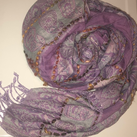 Embroidered Pashmina - Picture 3 of 7